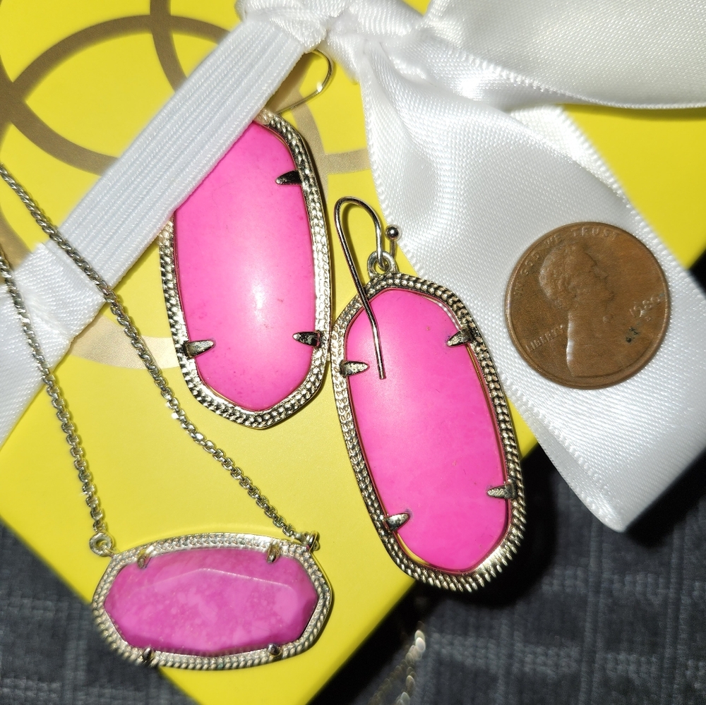 Vintage KENDRA SCOTT HOT Pink Stone jewelry set Adjustable necklace and earrings